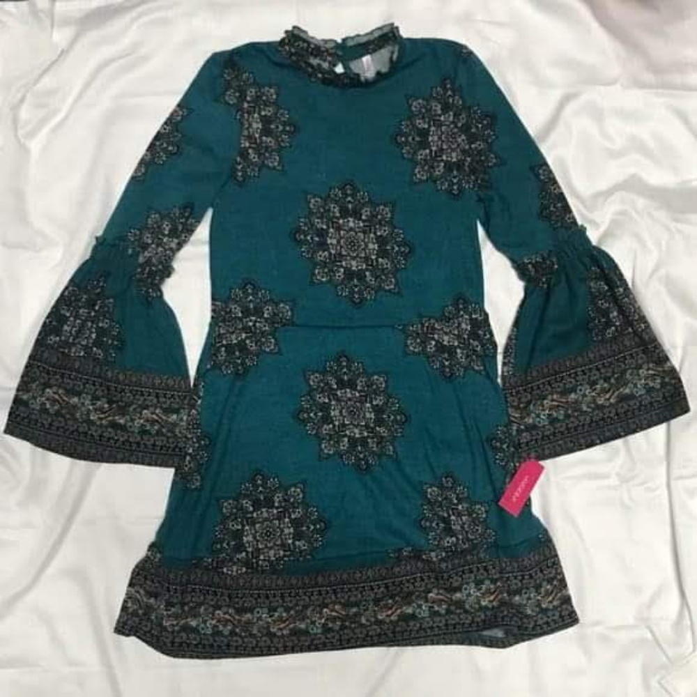 Xhilaration Bell Sleeved Dress